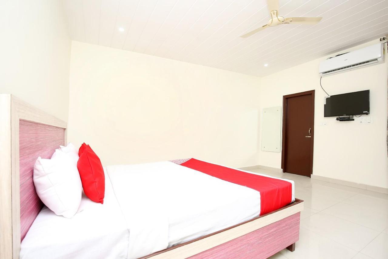 Oyo Flagship Armaan Resort Shāhpur Exterior foto